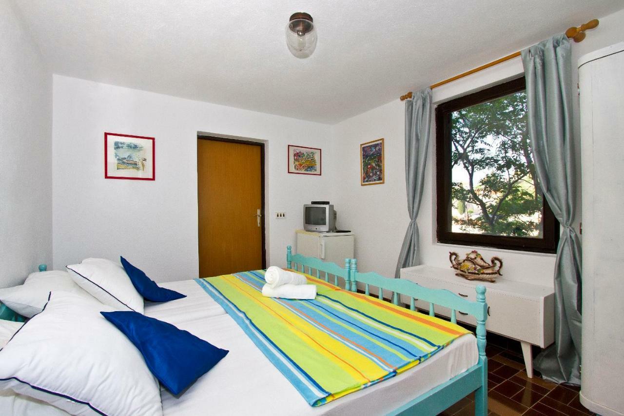 Apartments Maestro Stomorska Luaran gambar