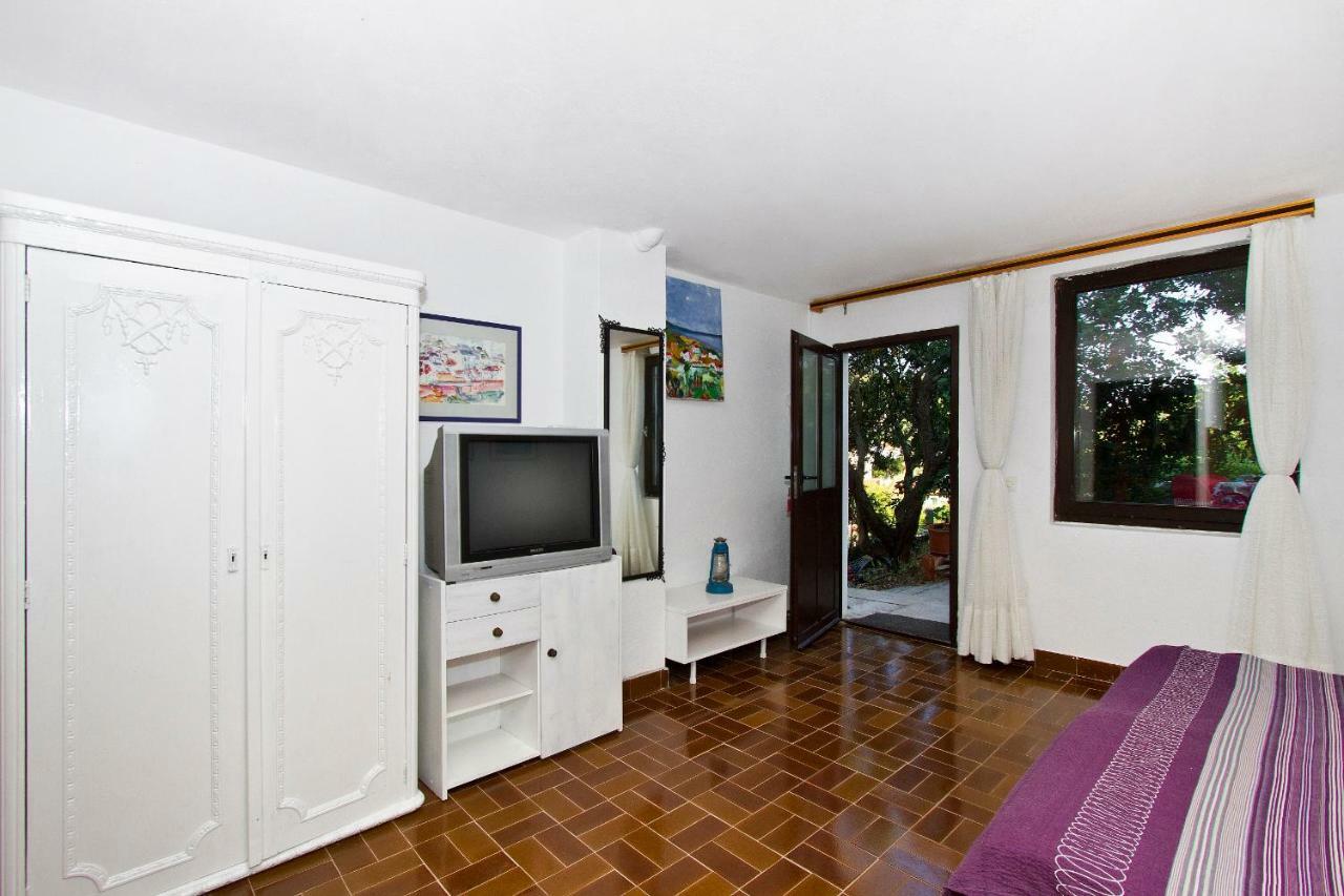 Apartments Maestro Stomorska Luaran gambar